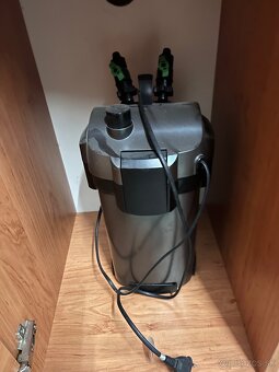 Akvárium zo zariadením - 2