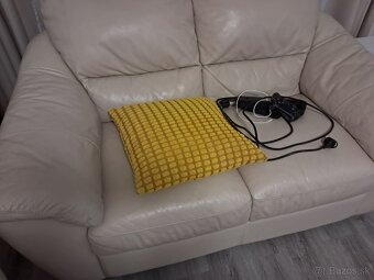 Predám koženú sedačku krémovej farby - 2