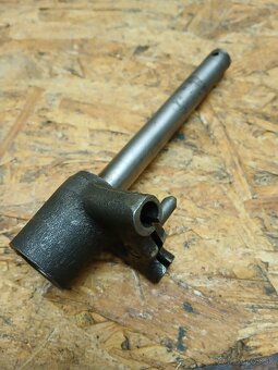 Hriadeľ radenia s unášačom - ČZ 125/175-476,477,487,488 - 2