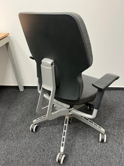 Kancelárska stolička - 2