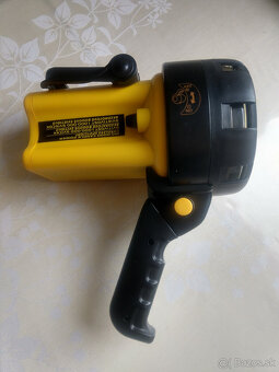 Predám akumulátorový reflektor - 2