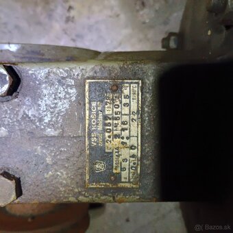 Elektromotor z prevodovkou - 2