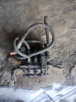 Hydraulický rozvádzač 3 páky v3s - 2