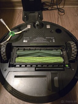 Robotický vysávač iRobot Roomba i7+ virtuálna stena - 2