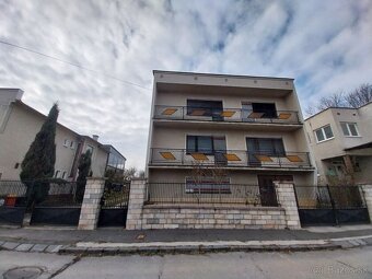 Na predaj priestranný dvojgeneračný rodinný dom - Lučenec - 2