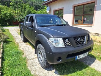 Rozpredám alebo v celku Navara d40 2.5 - 2