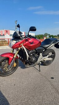 Honda hornet 600 - 2