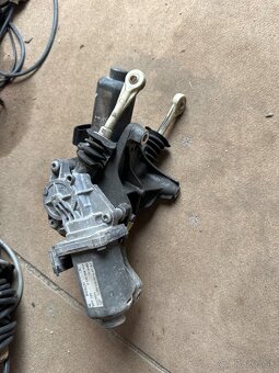 Predám shift motor jednotka BOSCH CIVIC 0130008513 - 2