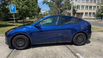 The New Aero Razor 19" Tesla Model Y 255/45/R19 - 2