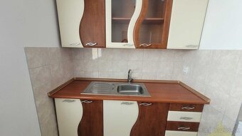 Prenájom 1 izbový byt, 37 m2, Partizánske, Šípok. - 2
