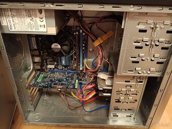 Predam retro XP PC C2D E4400, 2GB RAM, 2xHDD, ATI HD2600 XT - 2