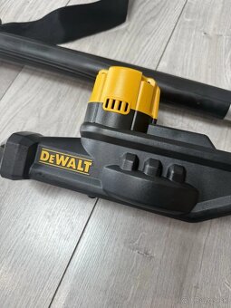 DeWALT DCMPH566N Aku nůžky na živý plot - 2