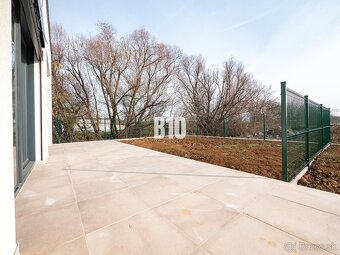 Moderný DOM, parkovanie, záhradka - pri Nitre - 2