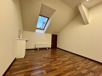 Priestor s umývadlom - 12 m2 - Mäsiarska ul. - 2