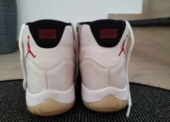 Jordan 11 Retro Platinum Tint - 2