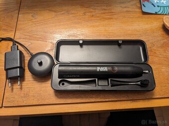 CURAPROX Hydrosonic black is white hydrosonická zubná kefka - 2