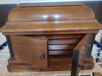 Predám starožitný gramofón. - 2