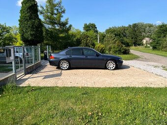 BMW 760i - 2