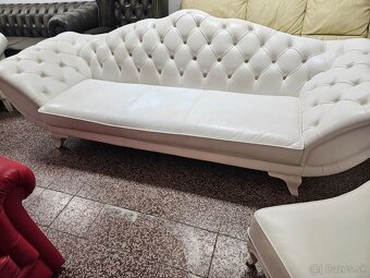 CHESTERFIELD ŠTÝL,KOŽENÁ BIELA 3+2KESLÁ+TABURET - 2