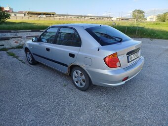 Hyundai Accent - 2