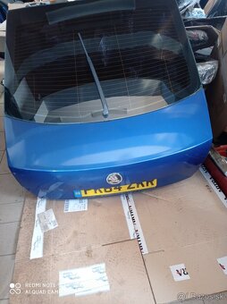 Pravý A stlpik Octavia 3 100€ - 2