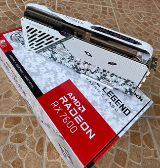 Predám Graficku kartu Radeon RX7600 8GB - 2