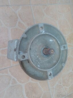 Prirubovy el motor 380w 1200 otaciek - 2