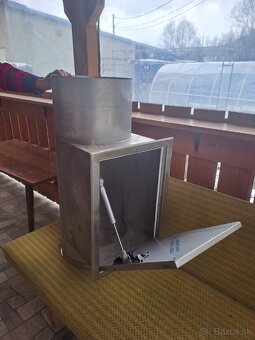 Žľab na bielizeň/zásobník s dvermi na - špinavé prádlo 1600€ - 2
