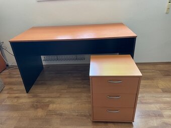 Kancelársky stôl - 2