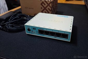 predam router Mikrotik RB750Gr3 - 2