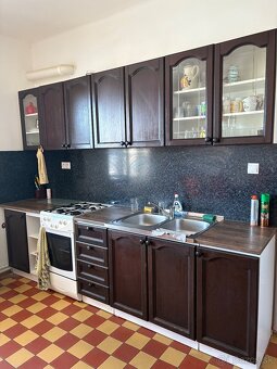 RK Diamant - prenájom RD s halou a parkovacími miestami - 2