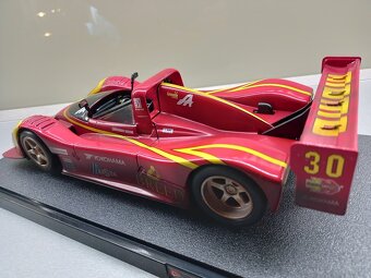 FERRARI 333 SP MOMO HOTWHEELS 1:18 č.2 - 2