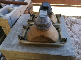 Predám predné svetlá Renault Midliner - 2