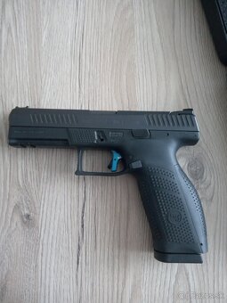 CZ P10F - 2
