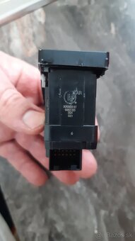 Golf 7 tlačidlo ručnej brzdy - 2