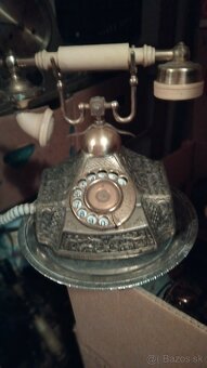 Starožitný telefón. - 2