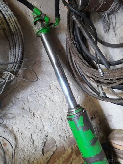 Hydraulicky piest - 2