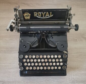 Starožitný písací stroj ROYAL 5 z roku 1912 - 2