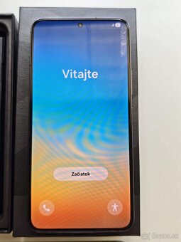 Samsung Galaxy S22 5G 256GB v zaruke, mnozstvo prislusenstva - 2