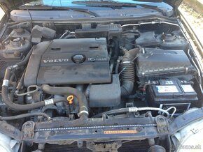 rozpredám Volvo V40 1,8 benzin - r.v 1997 - 2