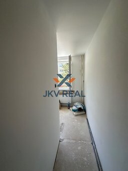 JKVreal ponúka na predaj kompletne zrekonštruovaný byt v tic - 2