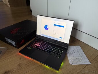 V záruke herný notebook Asus ROG - 2