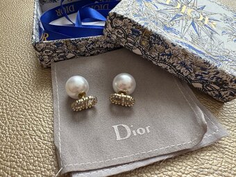 Perlove nausnice Dior - 2