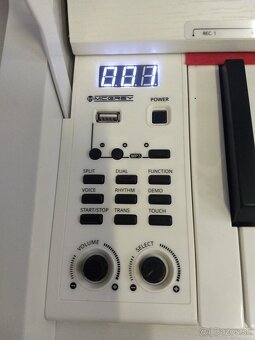 Predám biele digitálne piáno - 2