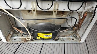 Chladnicka s mrazakom - 2