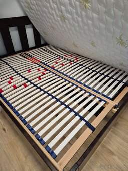 Predám posteľ s matracom 160x200, odkladací priestor,2x rošt - 2