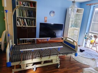 Nemocničná polohovateľná posteľ - 2