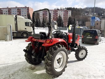 Predám malotraktor 40hp 4x4 - 2