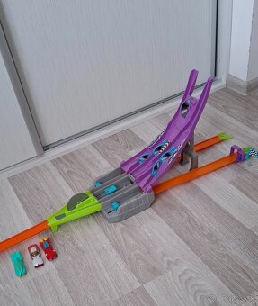 Hotwheels split speeders dráha - 2