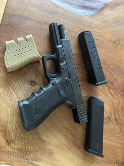 Glock 17 - 2